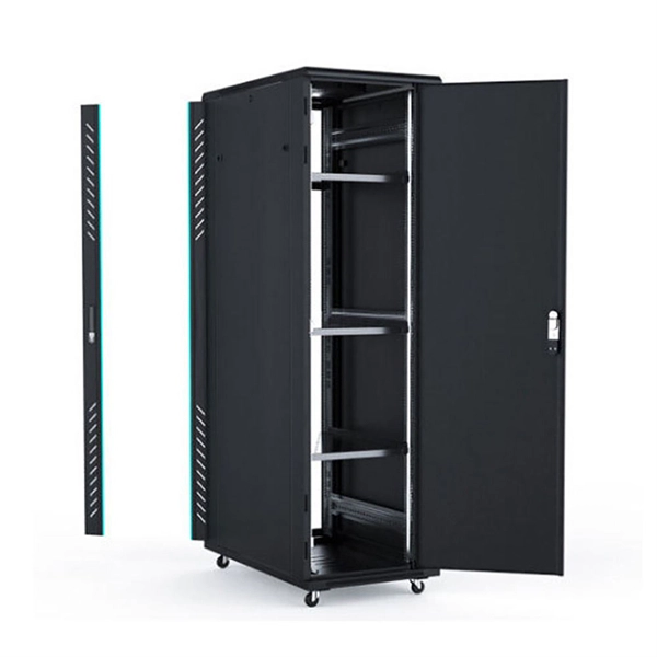 Outdoor distribution box with neutral line